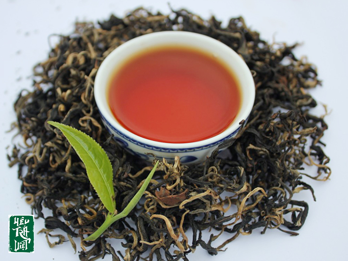 Phẩm hồng trà từ cây chè shan tuyết 