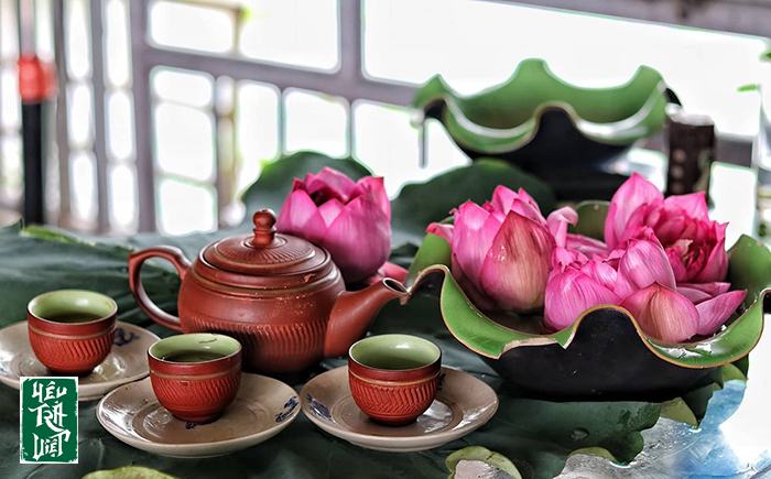 Chè ướp sen được nhiều người biết đến với hương thơm ngát từ quốc hoa Việt 