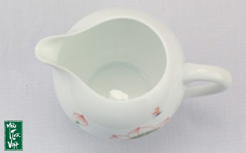 Chén tống