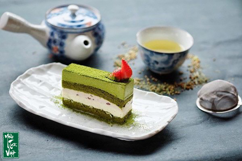 Bánh ngọt cũng là một trong những quà được nhiều người thưởng thức cùng trà