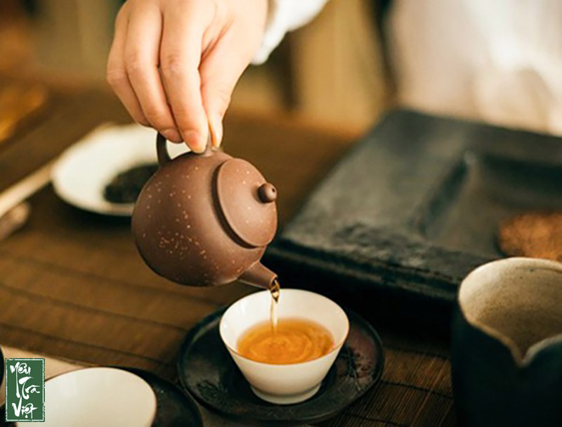 Không nên uống trà đặc ngay sau bữa ăn