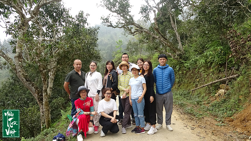 Cả team trước khi bắt đầu khám phá vùng chè Tả Thàng