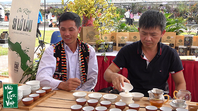 Gian hàng trưng bày sản phẩm của HTX Sì Lở Lầu