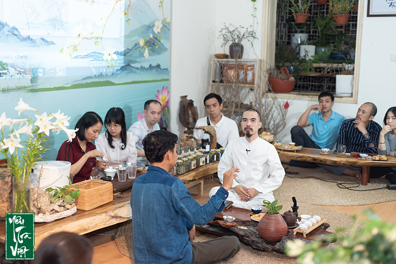 Nhiều độc giả đến tham gia buổi chia sẻ ý nghĩa