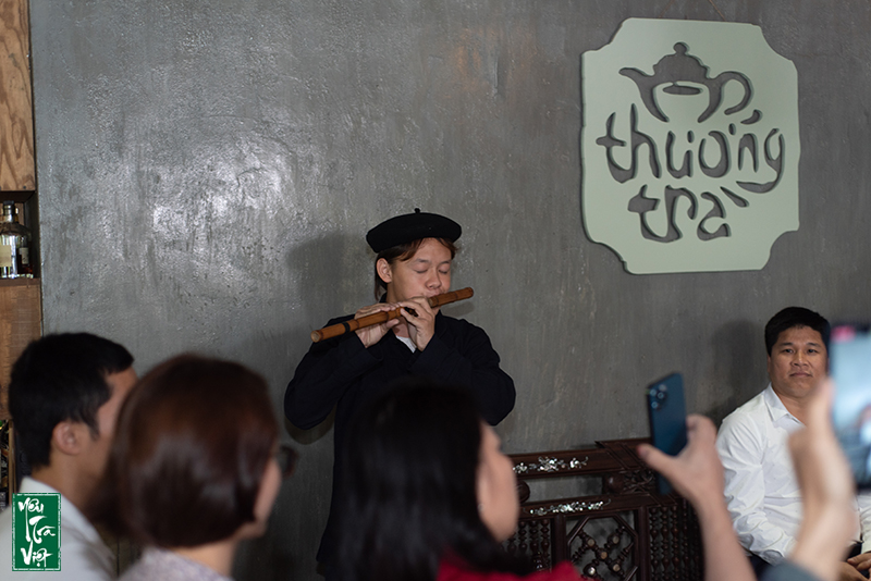 Những giai điệu sáo Mèo cất lên càng làm sựu kiện thêm ý nghĩa