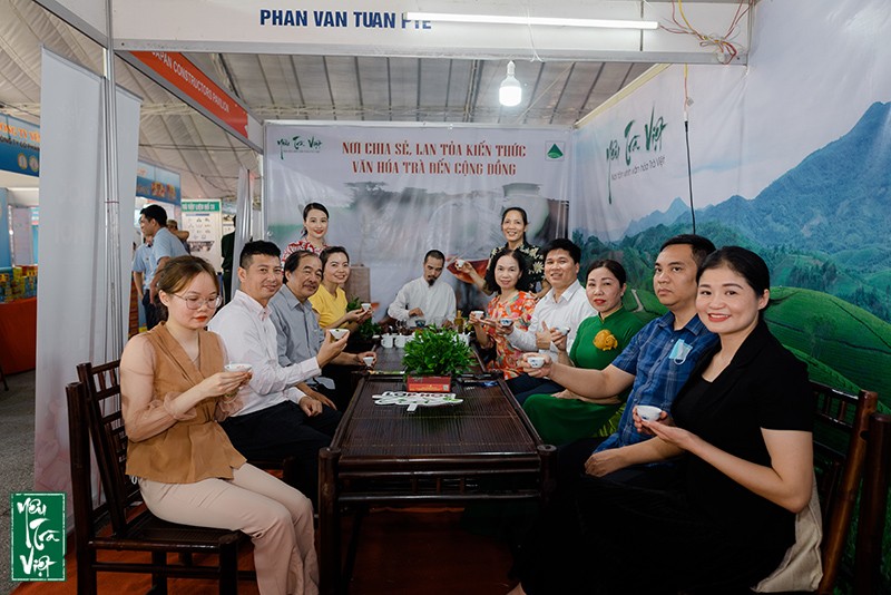 Giao lưu chia sẻ văn hóa thưởng trà