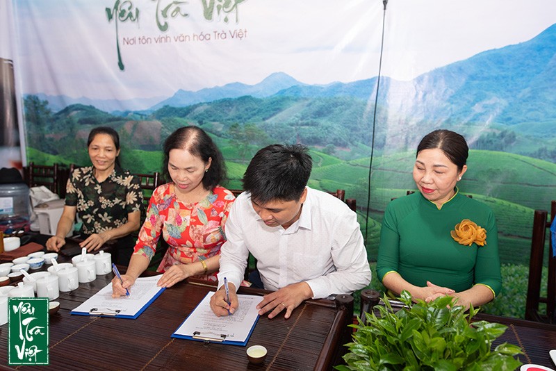Lễ ký kết diễn ra tại Hội chợ triển lãm “Mỗi xã, phường một sản phẩm – Thái Nguyên 2022”