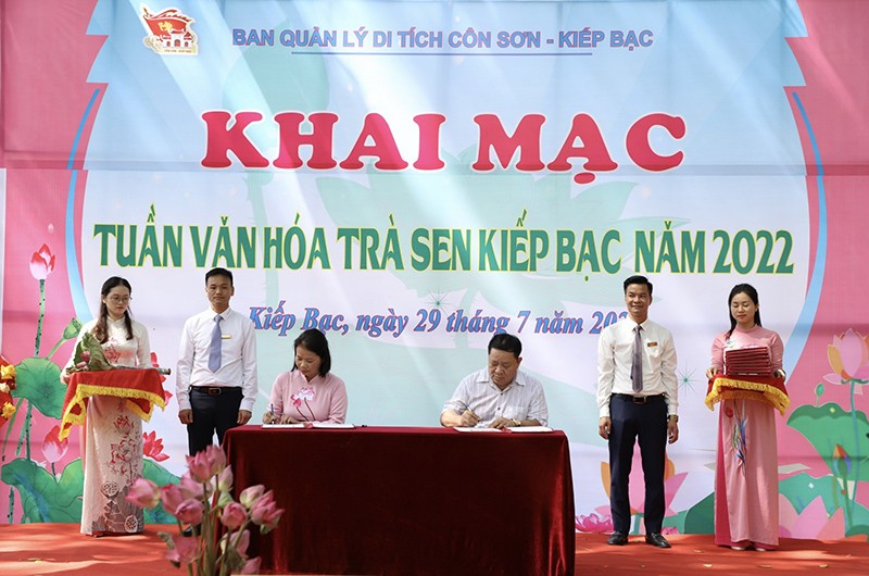 Khai mạc Tuần lễ văn hóa trà sen Kiếp Bạc