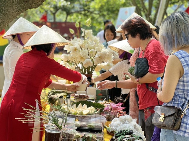 Tuần lễ văn hóa với sự góp mặt cảu nhiều đơn vị tham gia