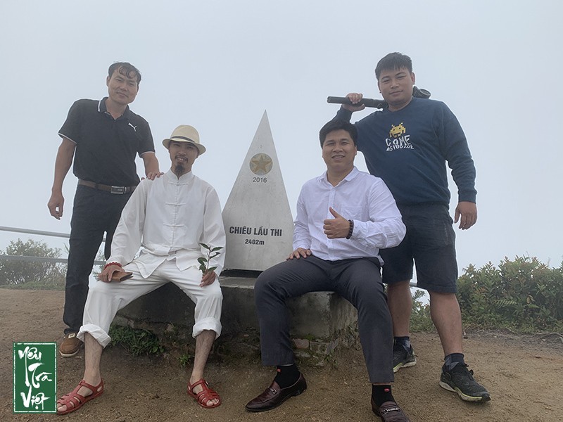 Chinh phục đỉnh Chiêu Lầu Thi cao 2.402m so với mực nước biển