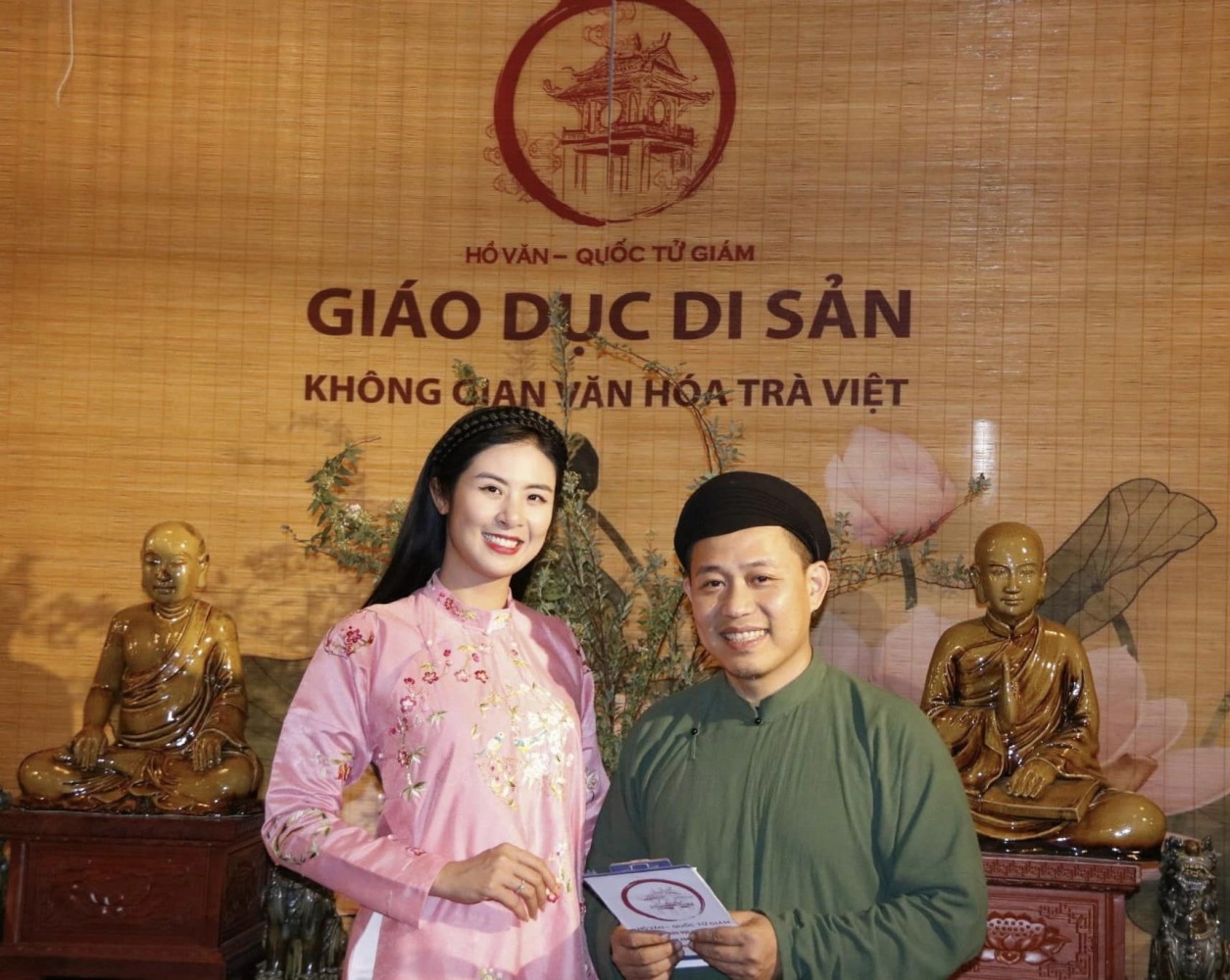 Tiec Tra Dem Trang 3