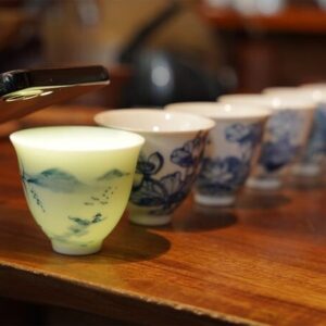 Chén cao vẽ tay - An Tho Tuc 5 Chén Sứ – Vẽ tay- Kiểu dáng cao, thấp