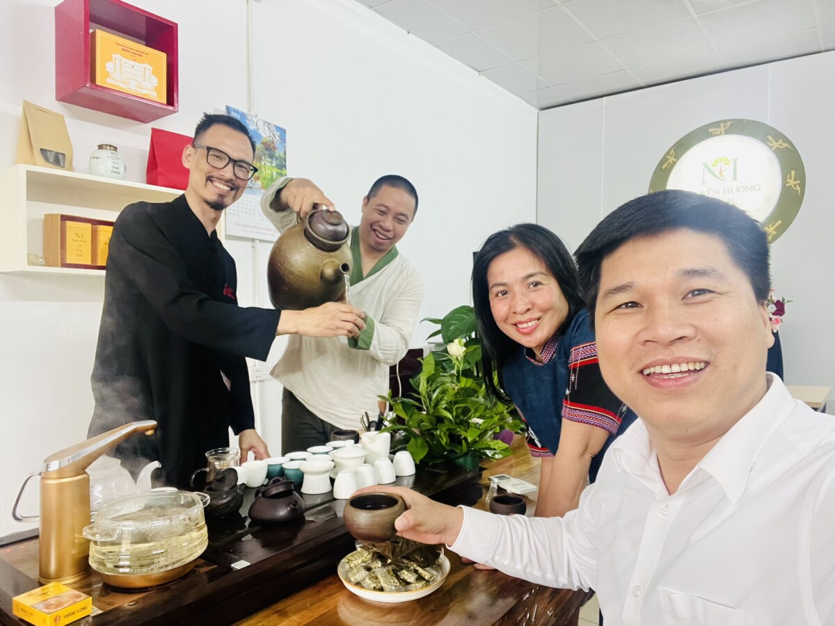 Chúc mừng HTX Nguyên Hương, xã Hoàng Nông, huyện Đại Từ, tỉnh Thái Nguyên khai trương