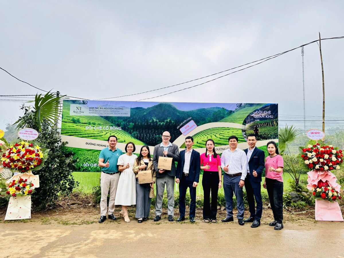 Chúc mừng HTX chè Nguyên Hương, xã Hoàng Nông, huyện Đại Từ, tỉnh Thái Nguyên khai trương