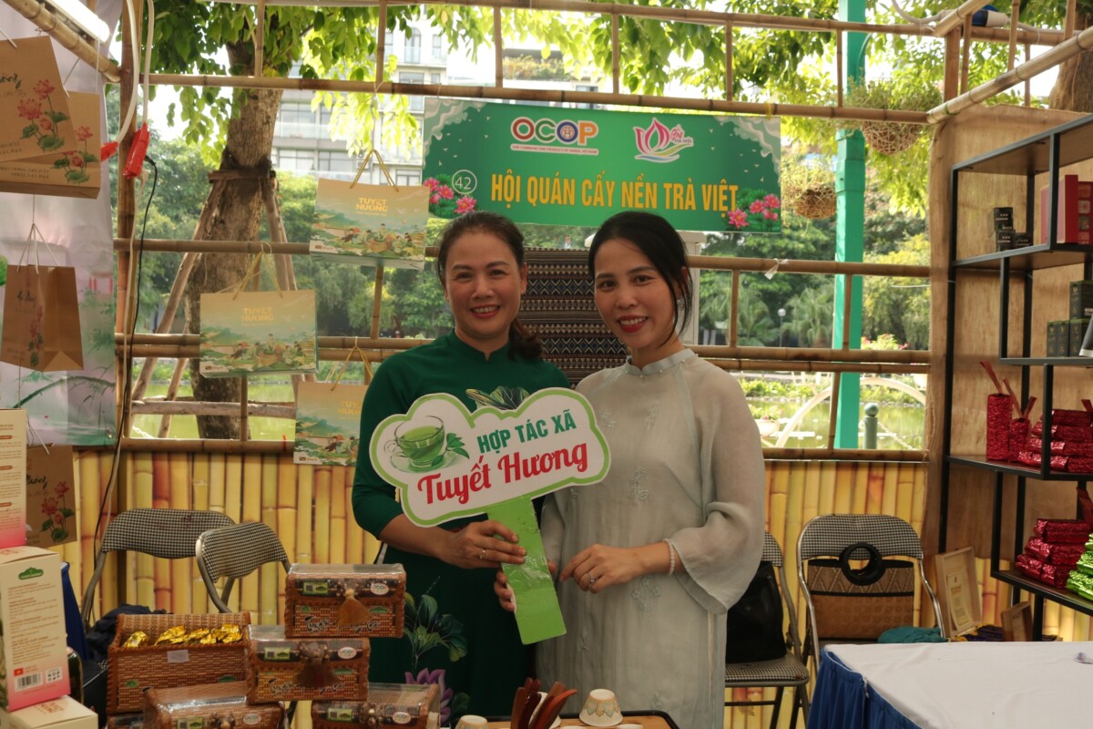 Yêu trà Việt đồng hành cùng Lễ hội Sen Hà Nội trong hoạt động Trà